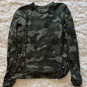 Lululemon heritage camo top size 8